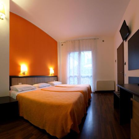 Lux Hotel Durante Milánó Kültér fotó