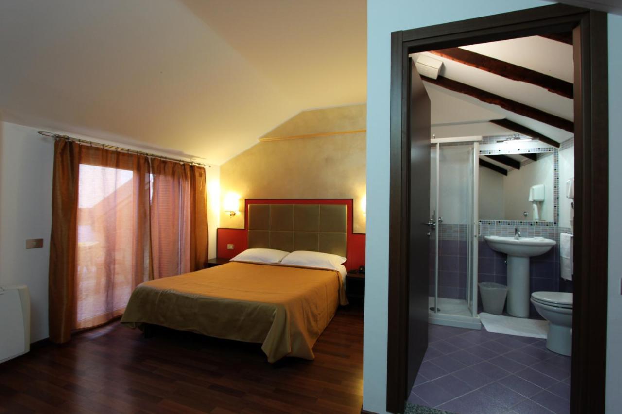 Lux Hotel Durante Milánó Kültér fotó
