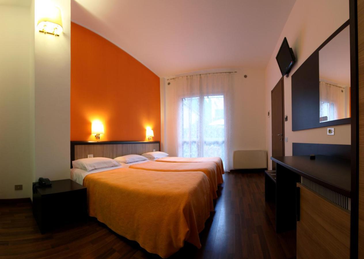 Lux Hotel Durante Milánó Kültér fotó