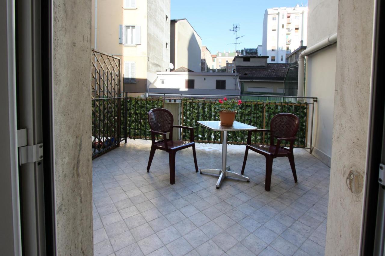 Lux Hotel Durante Milánó Kültér fotó