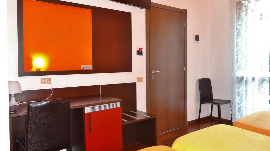 Lux Hotel Durante Milánó Kültér fotó