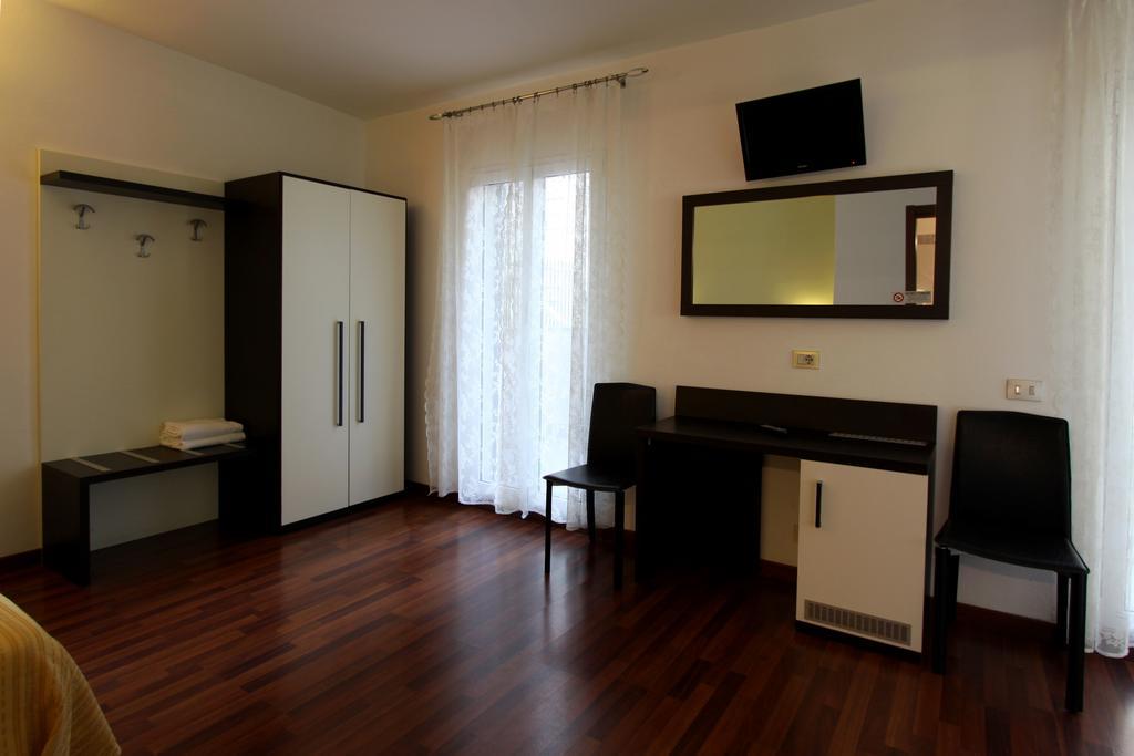 Lux Hotel Durante Milánó Kültér fotó