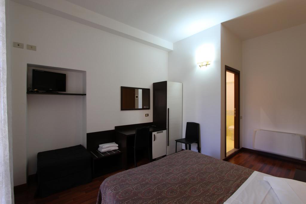 Lux Hotel Durante Milánó Kültér fotó