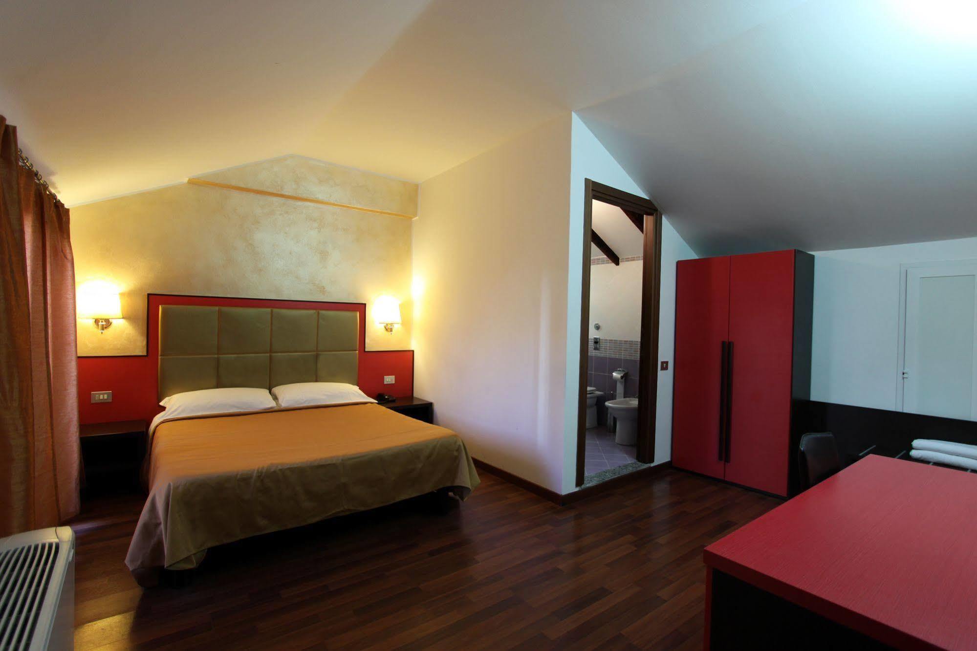 Lux Hotel Durante Milánó Kültér fotó