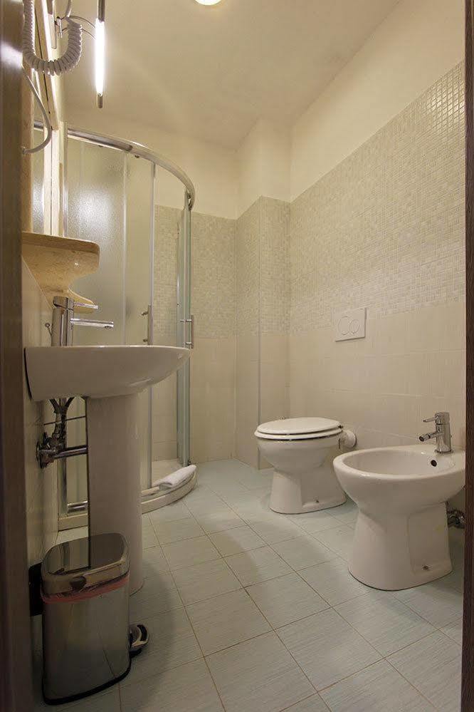 Lux Hotel Durante Milánó Kültér fotó